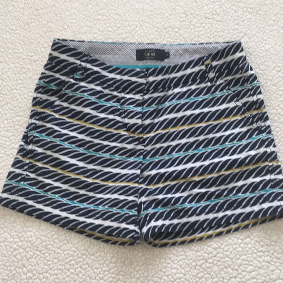J. Crew Pants - J Crew women’s chino shorts sz 4 J. Crew Pants - J Crew women’s chino shorts sz 4